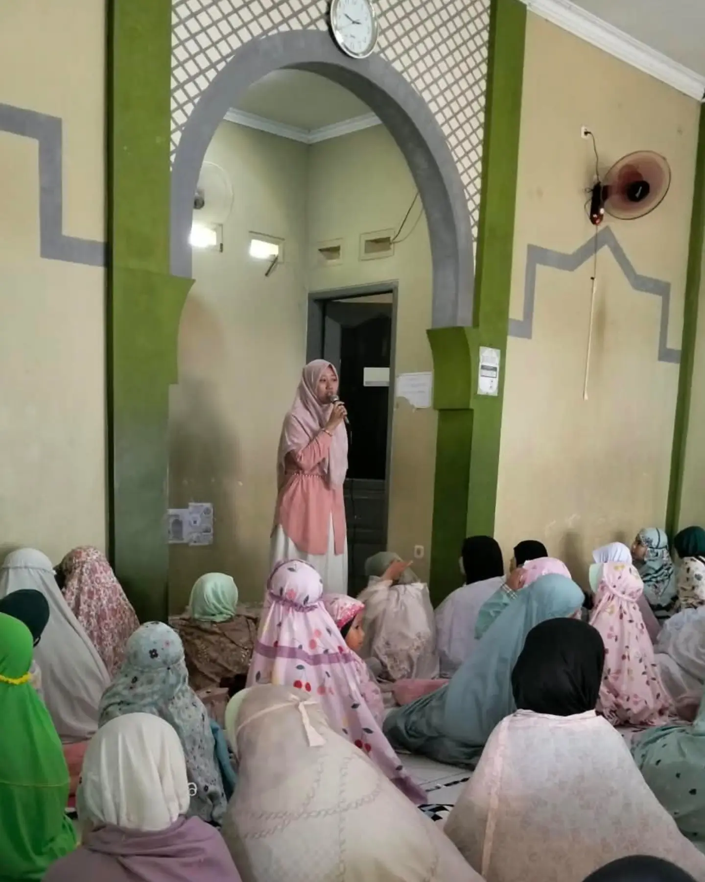 Keputrian: Hijabku Mahkotaku, Akhlakku Jiwaku